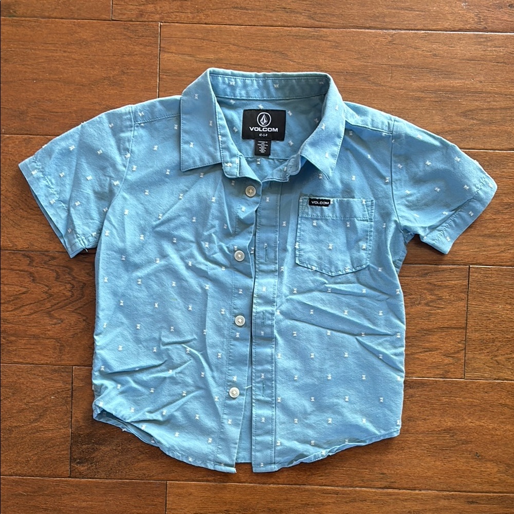 Volcom Blue Short Sleeve Button Down Shirt